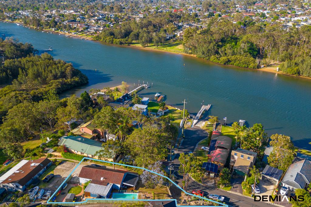 17 St George Cres, Sandy Point, NSW 2172