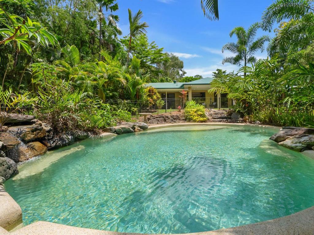 9-11 Esterina Cl, Redlynch, QLD 4870