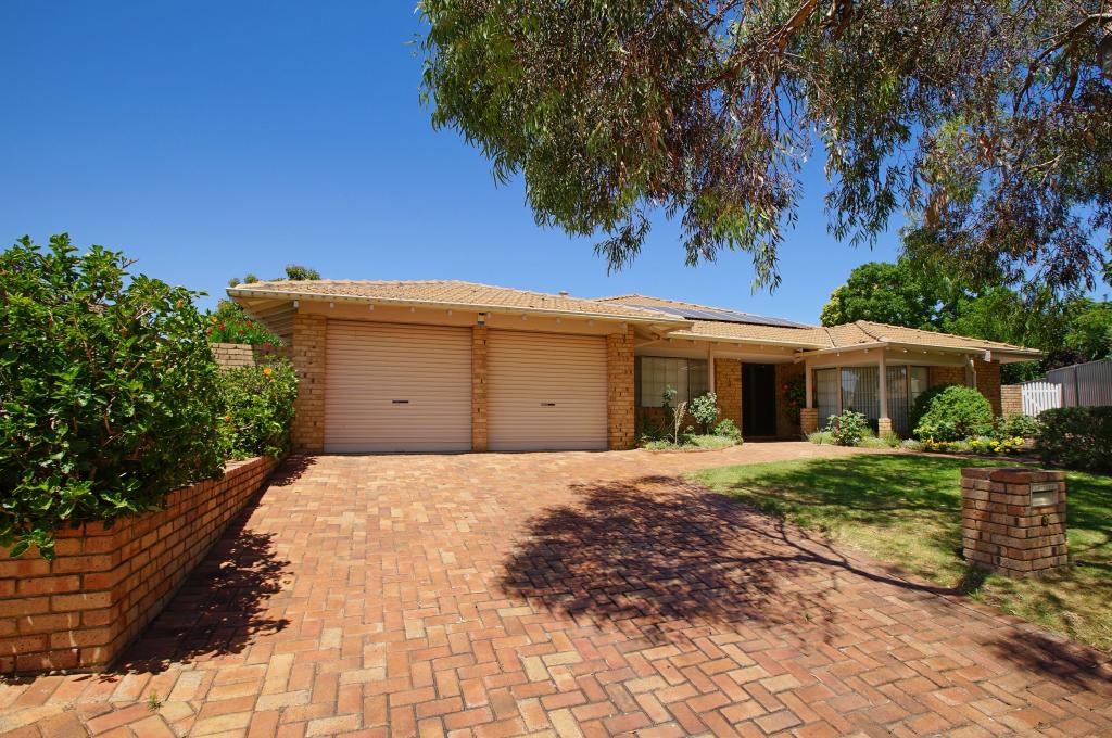 3 Radden Grn, Winthrop, WA 6150