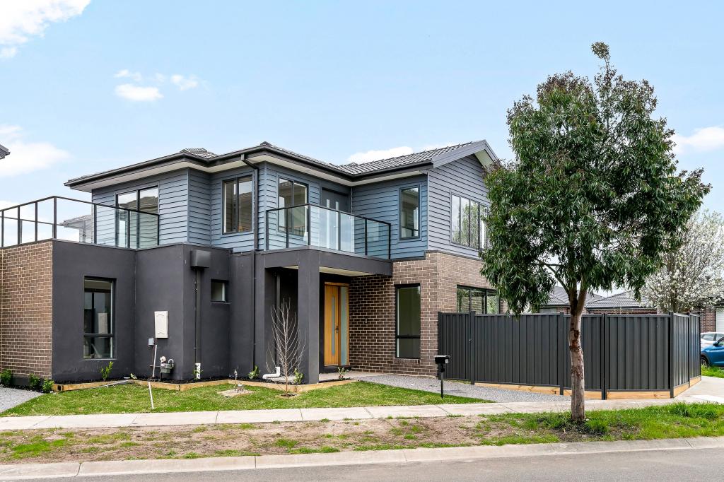31 EVERGLADE CRES, ROXBURGH PARK, VIC 3064