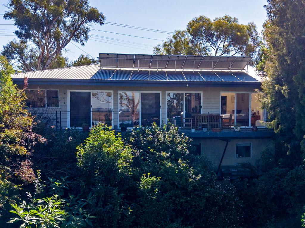 60 CROOKE ST, EAST BAIRNSDALE, VIC 3875