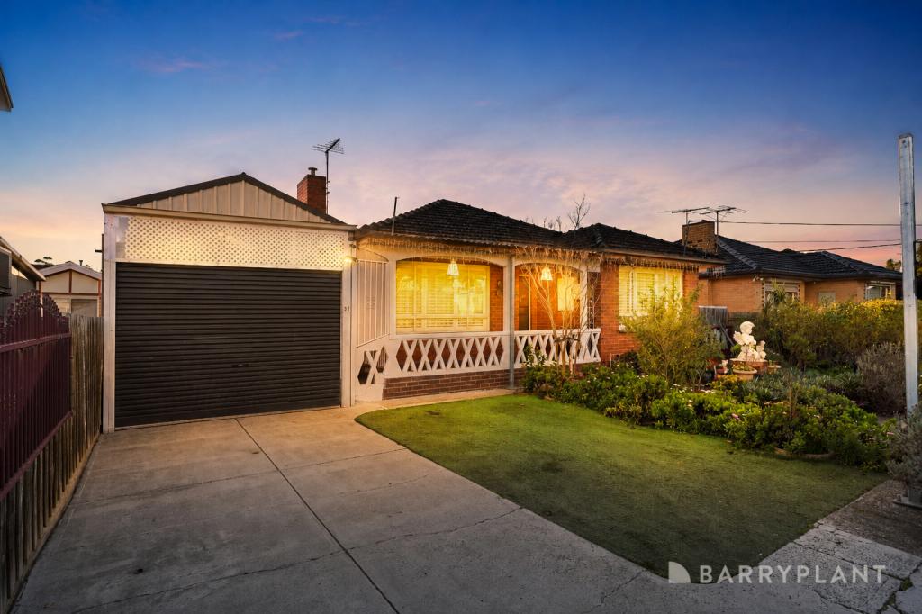 31 MOFFAT ST, ST ALBANS, VIC 3021