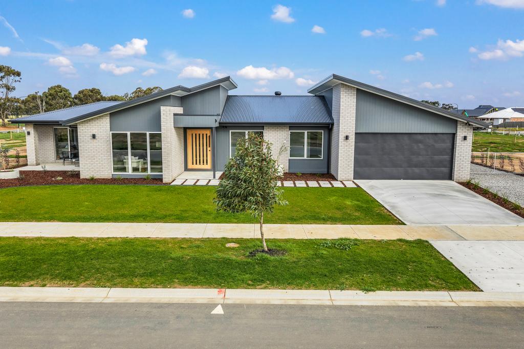 42 FALCON RISE, MOAMA, NSW 2731