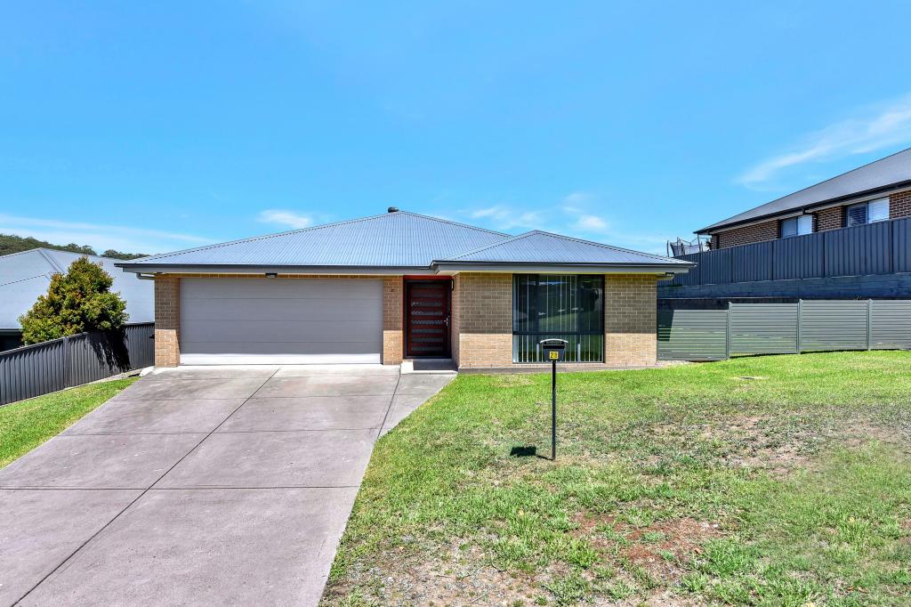 28 Boyne Cres, Cameron Park, NSW 2285