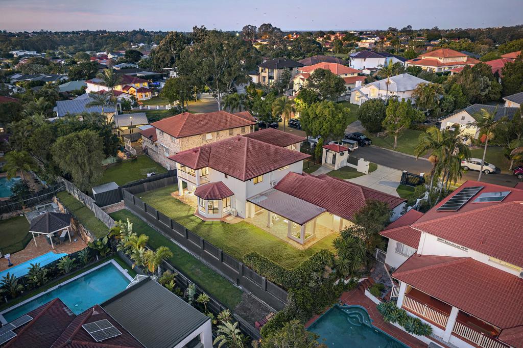 16 Knightsbridge Pl, Bridgeman Downs, QLD 4035