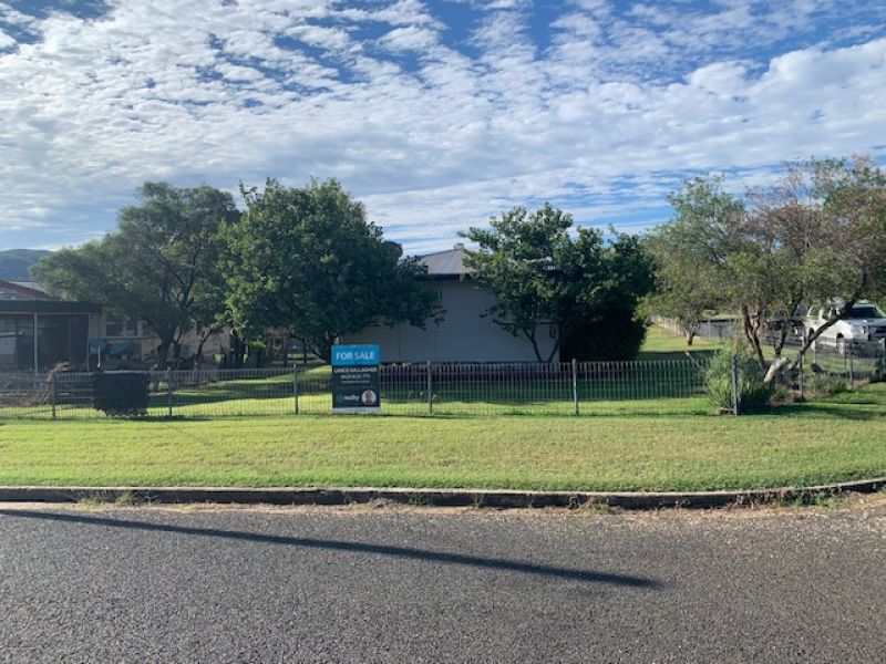 13 THE CRES, SPRINGSURE, QLD 4722