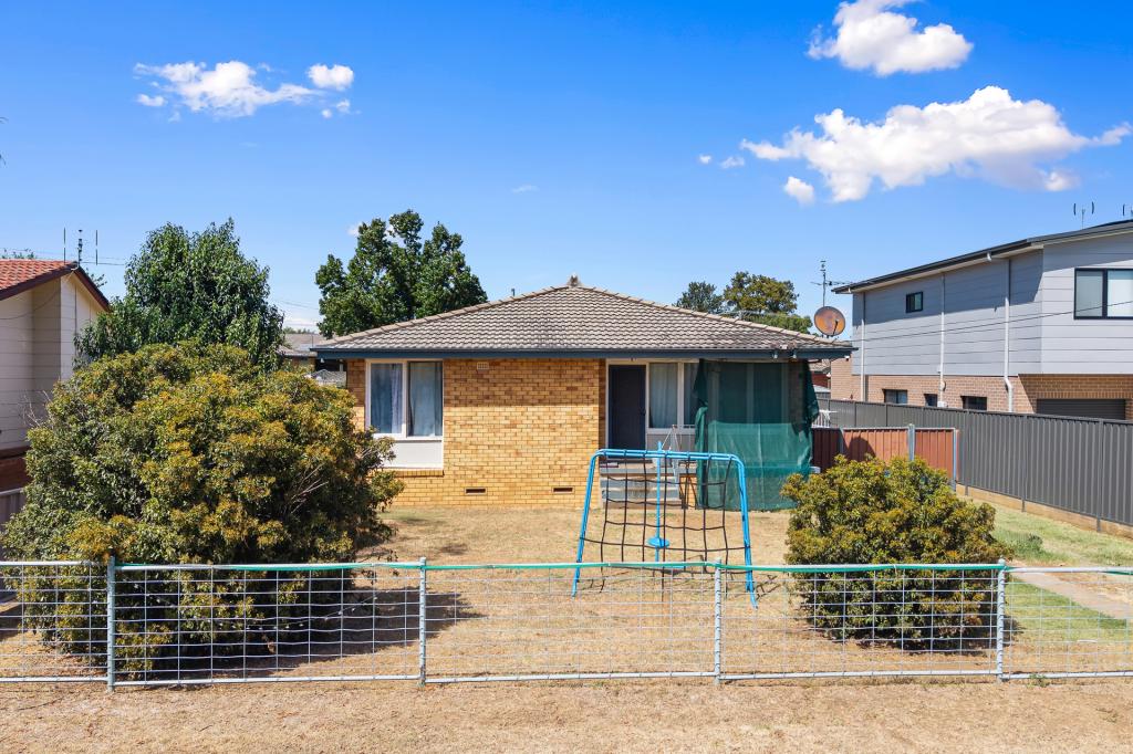 6 Bourne St, West Tamworth, NSW 2340