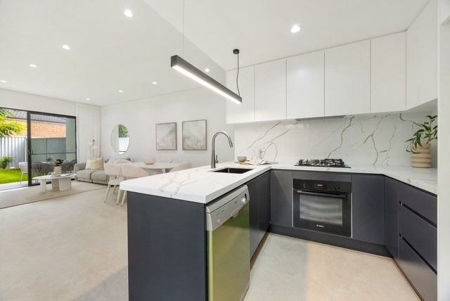 42A NEW ORLEANS CRES, MAROUBRA, NSW 2035