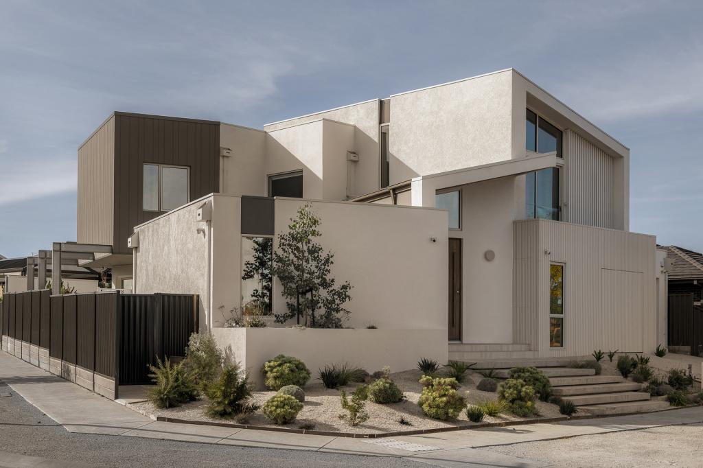 16 Trident Cres, Fraser Rise, VIC 3336