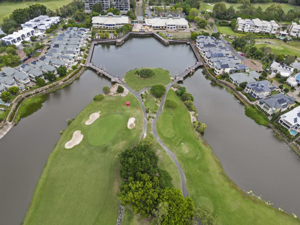 4/600 Glades Dr, Robina, QLD 4226