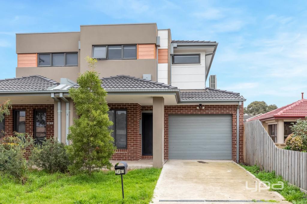 1/1 MCRAE AVE, ST ALBANS, VIC 3021