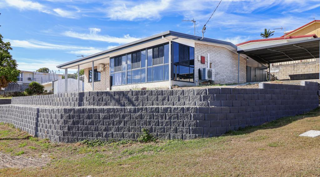 1 GANNET ST, NEW AUCKLAND, QLD 4680