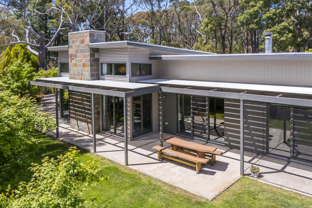 17 Canterbury Rd, Macedon, VIC 3440