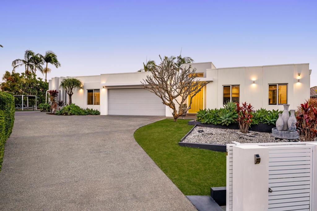 8 Gum Ct, Burleigh Waters, QLD 4220
