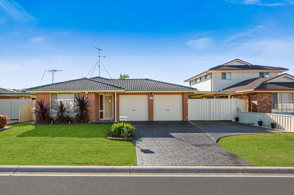 38 Pyramus Cct, Rosemeadow, NSW 2560