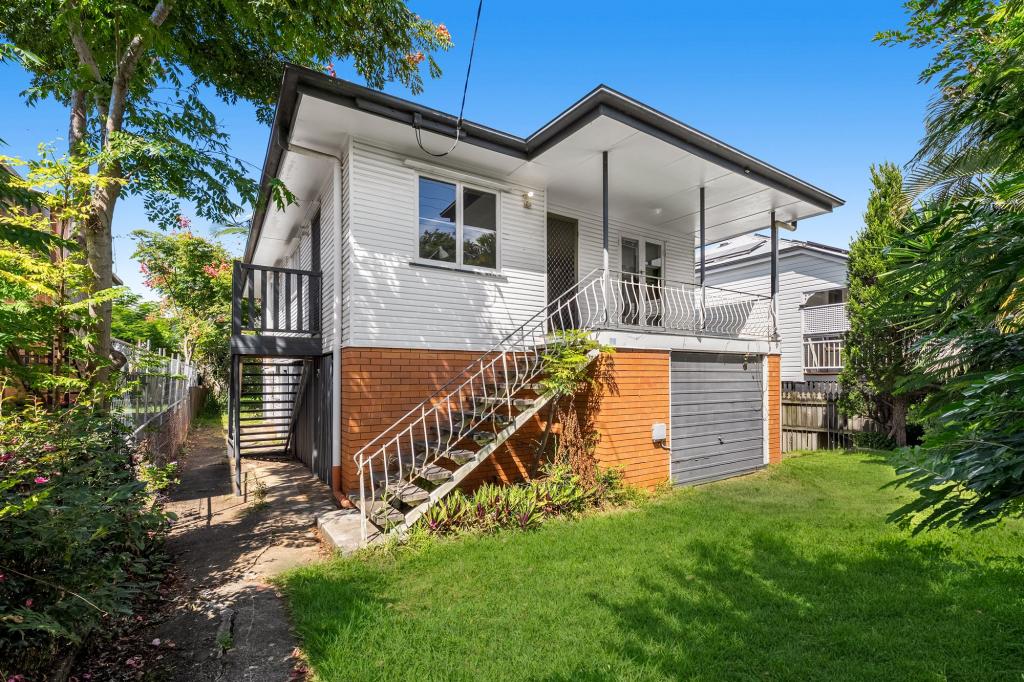 16 RAILWAY ST, NUDGEE, QLD 4014