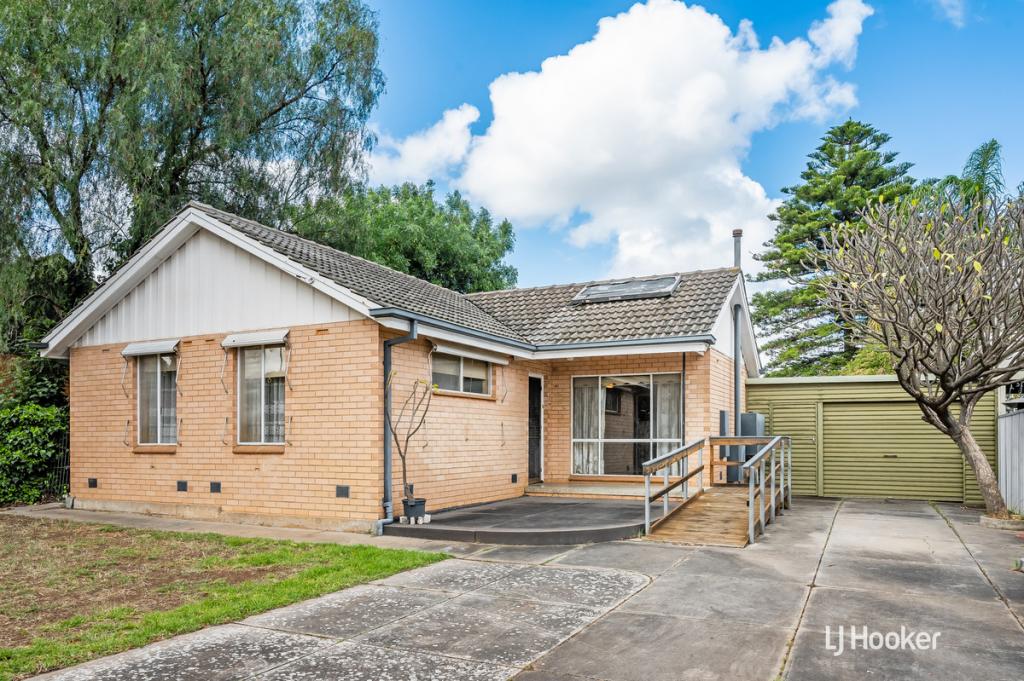 18 Deptford St, Elizabeth Grove, SA 5112