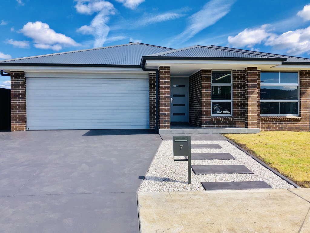 7 Acland Dr, Horsley, NSW 2530