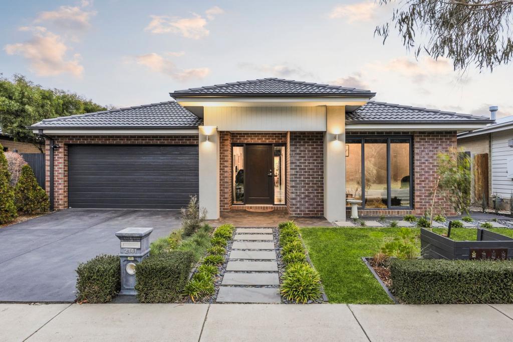 2141 WARRALILY BVD, ARMSTRONG CREEK, VIC 3217