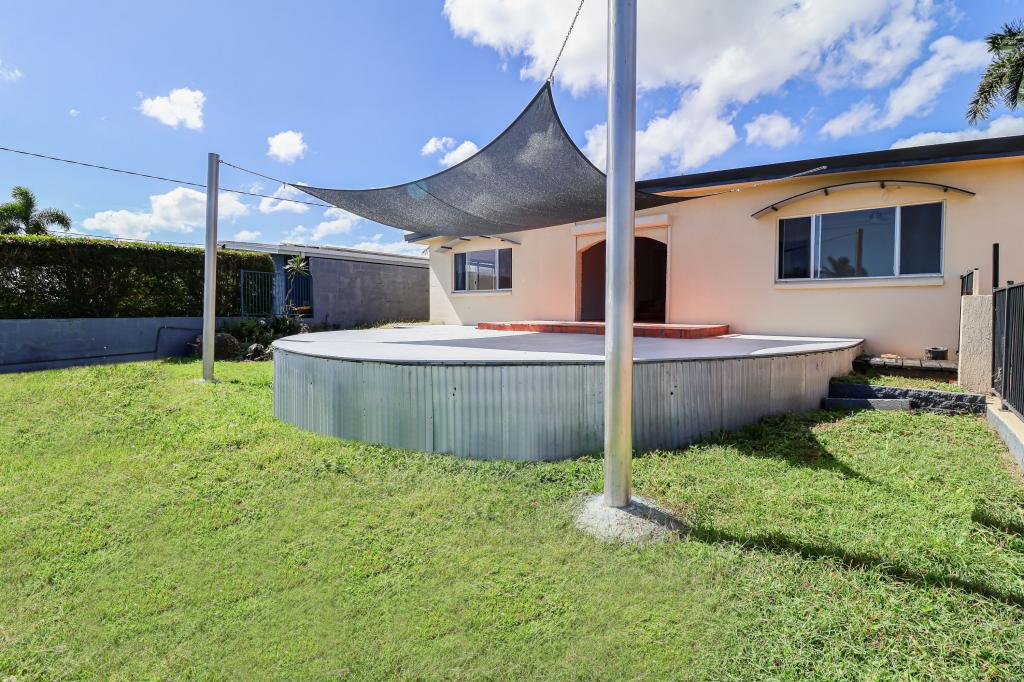 17 Crest Ave, Boyne Island, QLD 4680