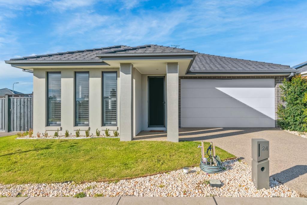 24 Merano Cct, Cranbourne South, VIC 3977