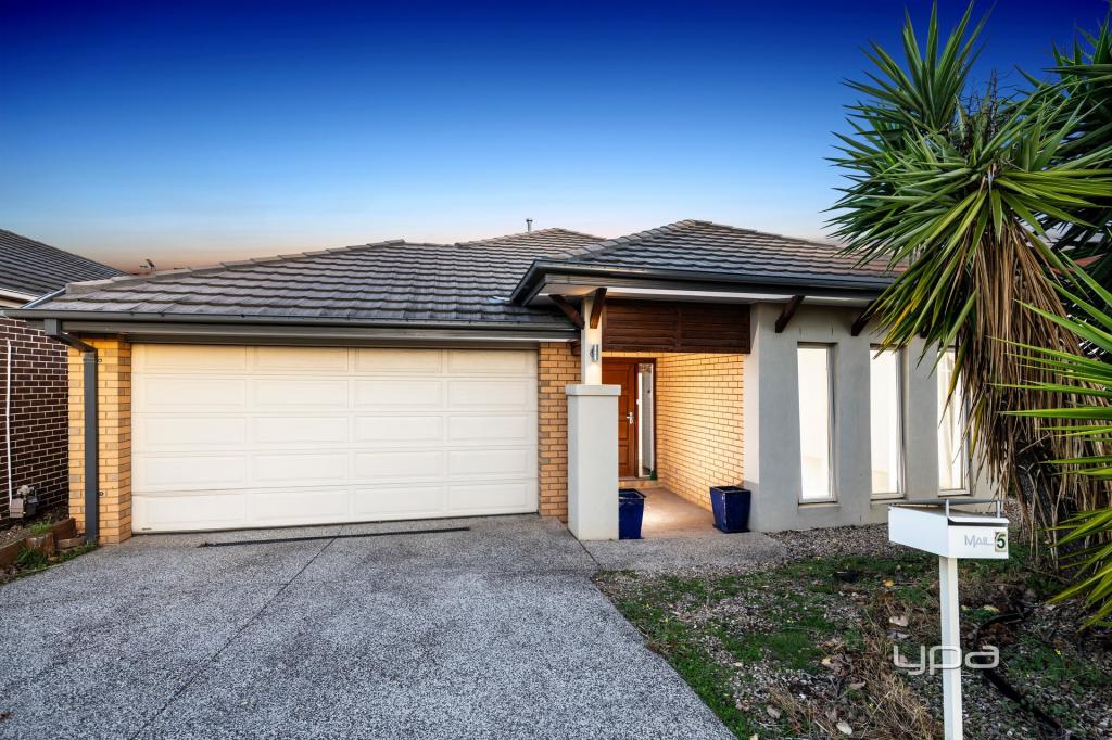5 Flinders Pl, Caroline Springs, VIC 3023