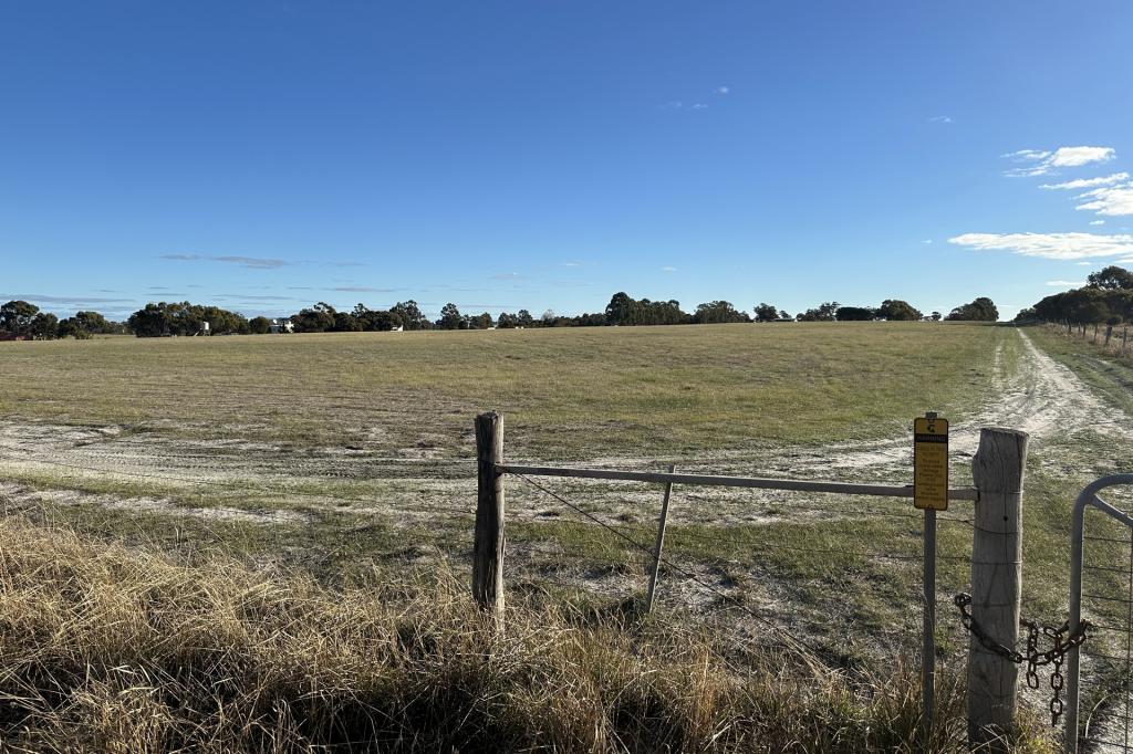 Lot 379 Spencer Rd, Broomehill Village, WA 6318