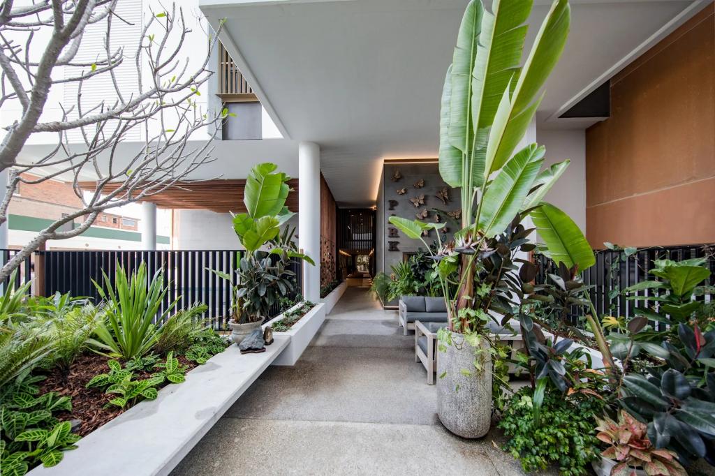 10702/19 WILSON ST, WEST END, QLD 4101