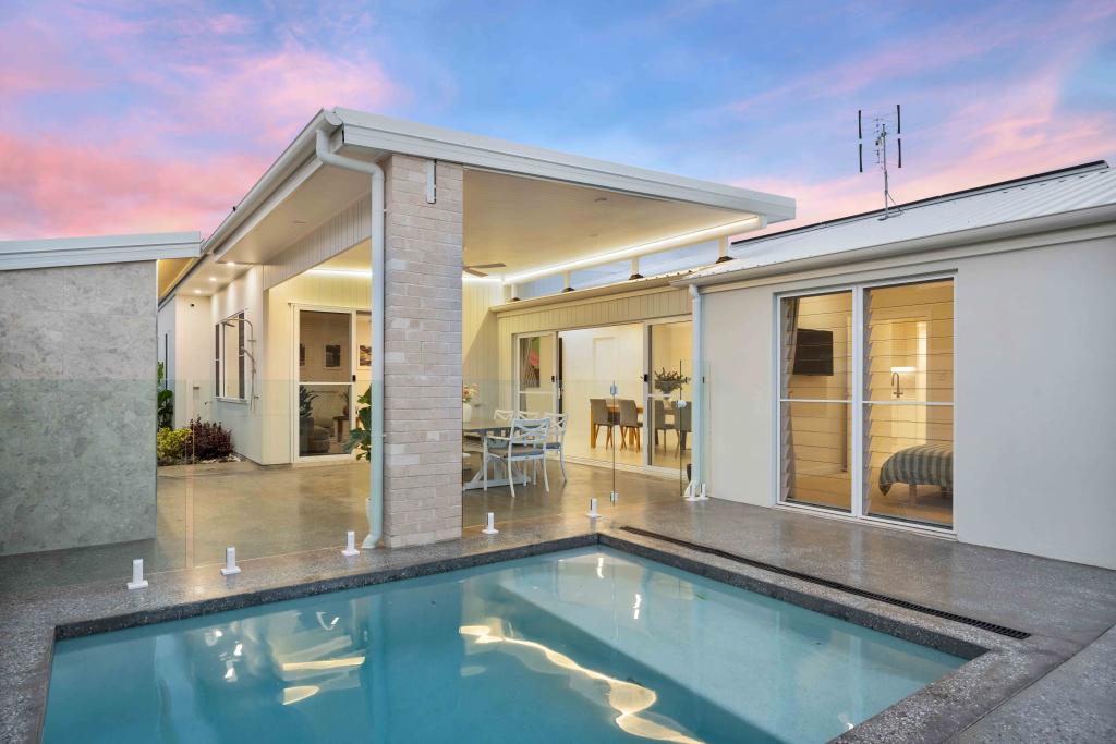 11 Kookaburra Cres, Bokarina, QLD 4575