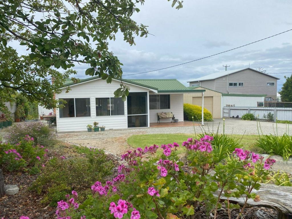 137 Scamander Ave, Scamander, TAS 7215