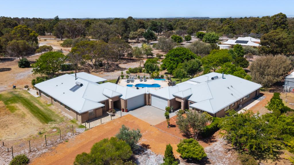 758 Southern Estuary Rd, Lake Clifton, WA 6215