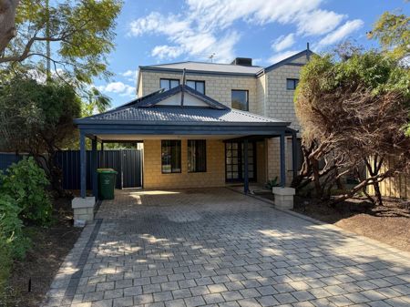 1/2 Findlay Rd, Leeming, WA 6149