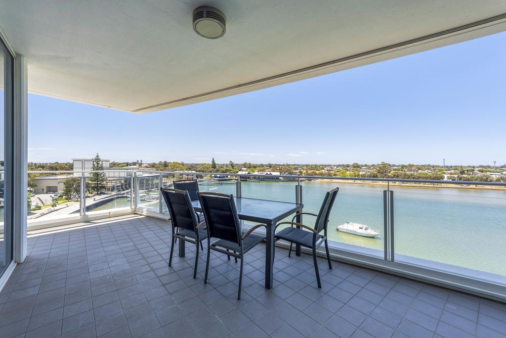 601/3 Marco Polo Dr, Mandurah, WA 6210