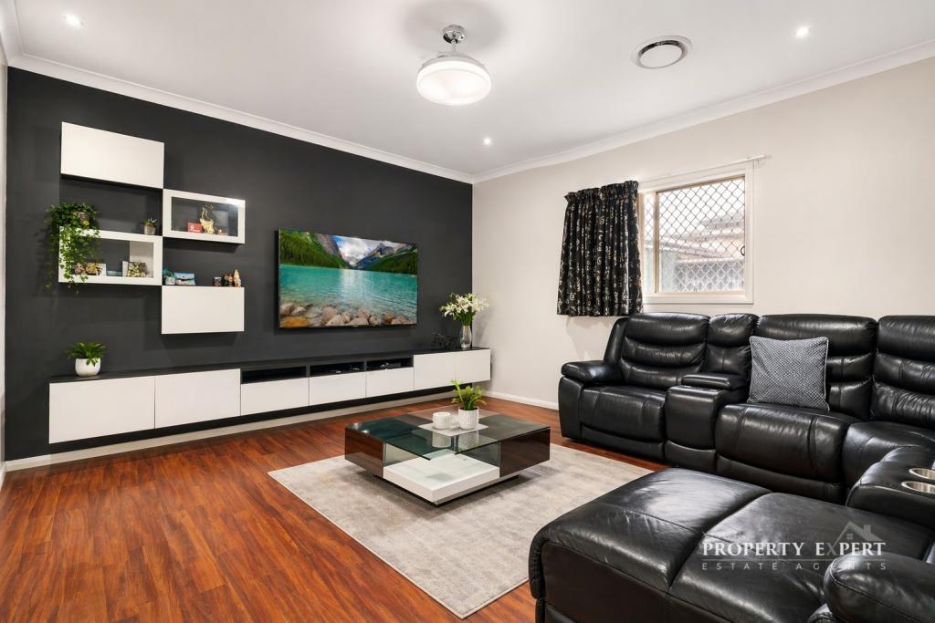 11 STAWELL ST, ROPES CROSSING, NSW 2760