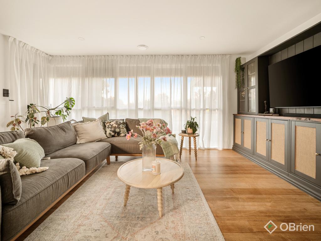 94 Karingal Dr, Frankston, VIC 3199