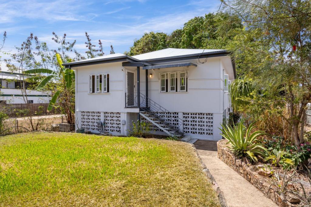 14 Mears St, Mysterton, QLD 4812