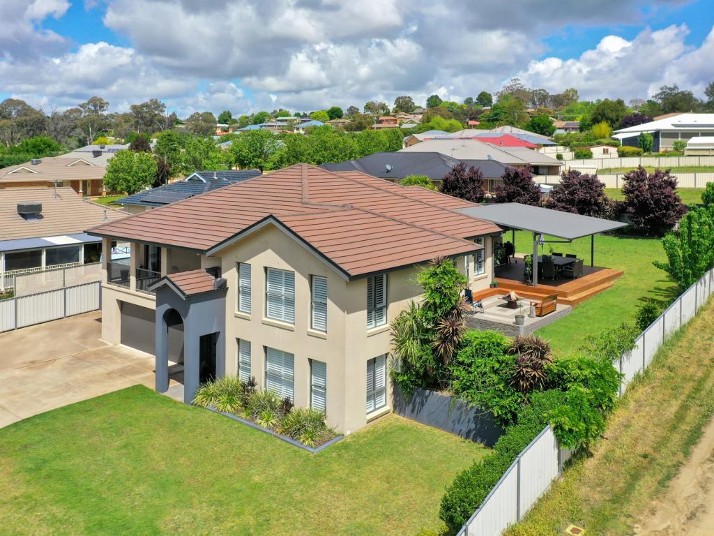 83 Binalong St, Young, NSW 2594