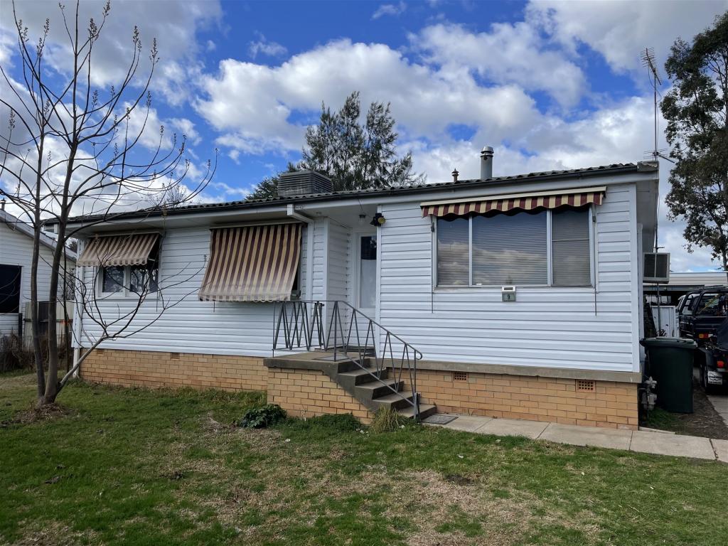 9 Hood St, Cowra, NSW 2794