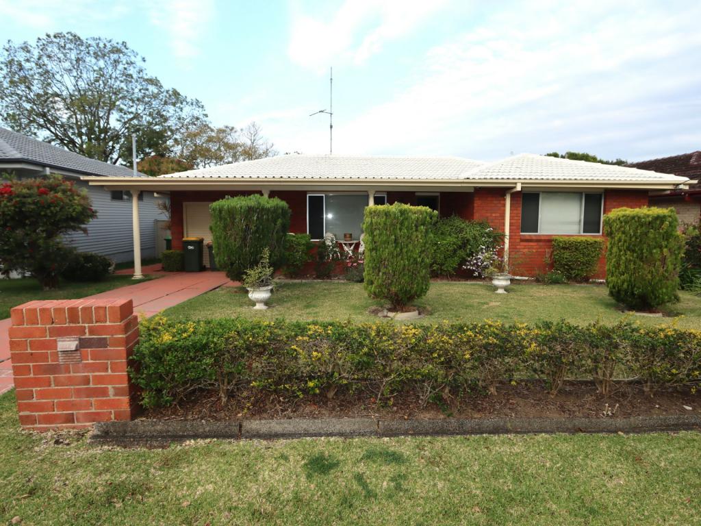 10 HIBISCUS CL, TAREE, NSW 2430