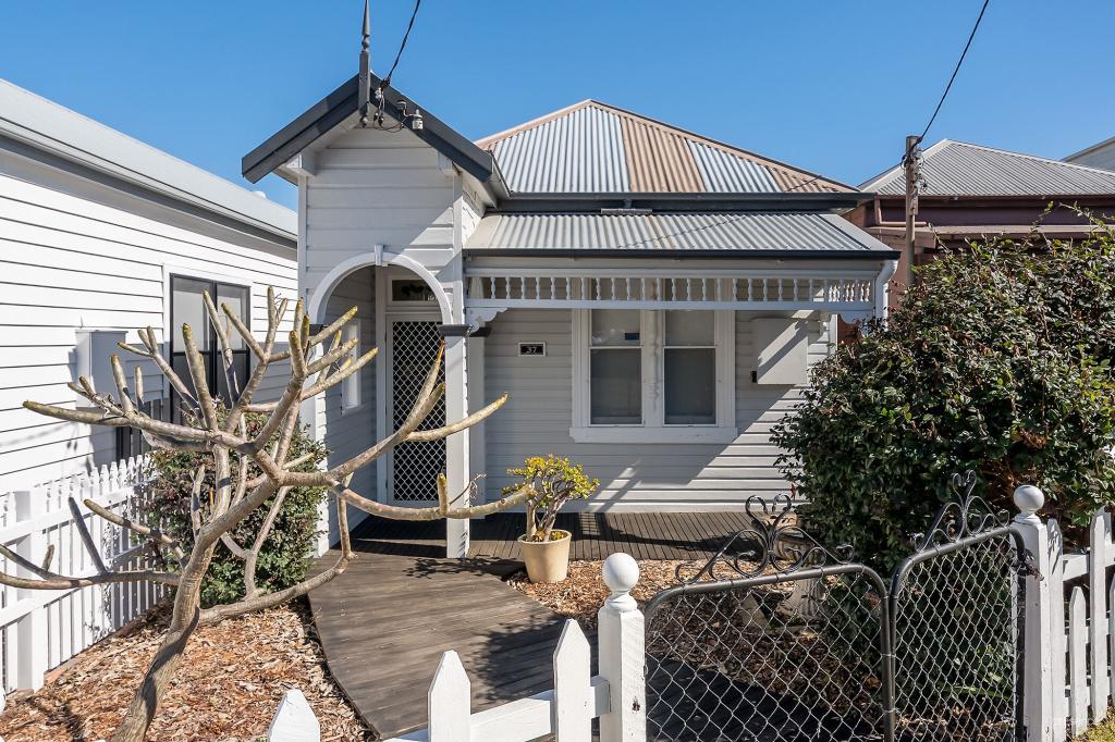 37 Fullerton St, Stockton, NSW 2295