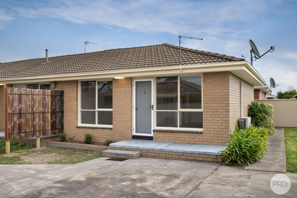 3/4 John St, Wendouree, VIC 3355