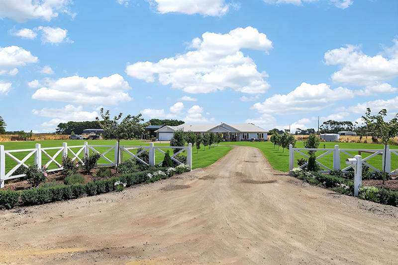16 Duffus St, Koroit, VIC 3282