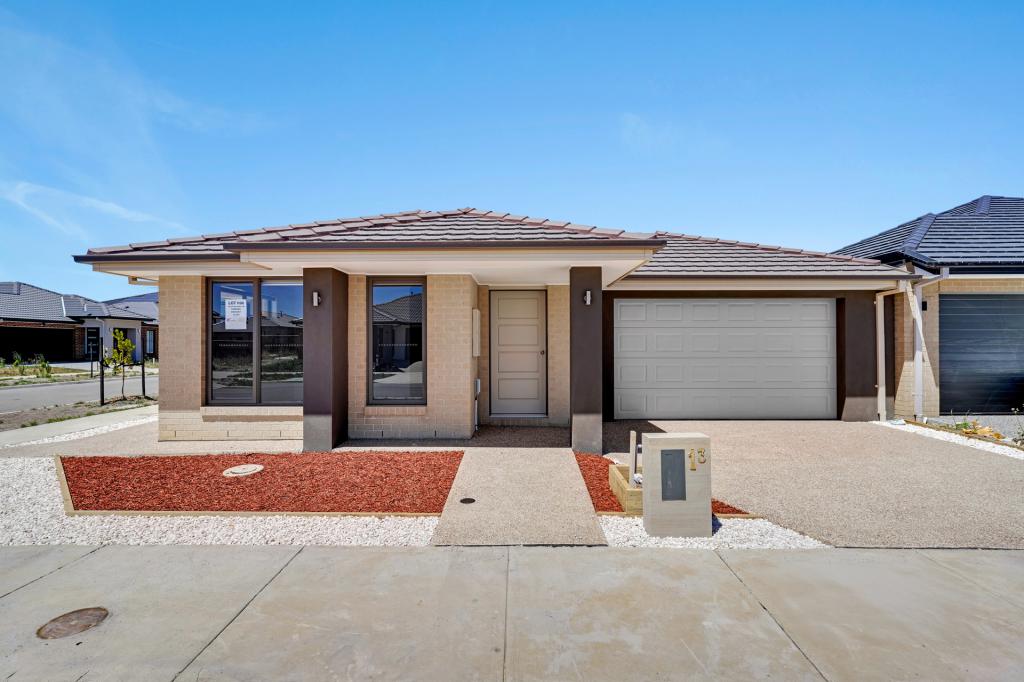 13 Thredbo Cres, Clyde, VIC 3978