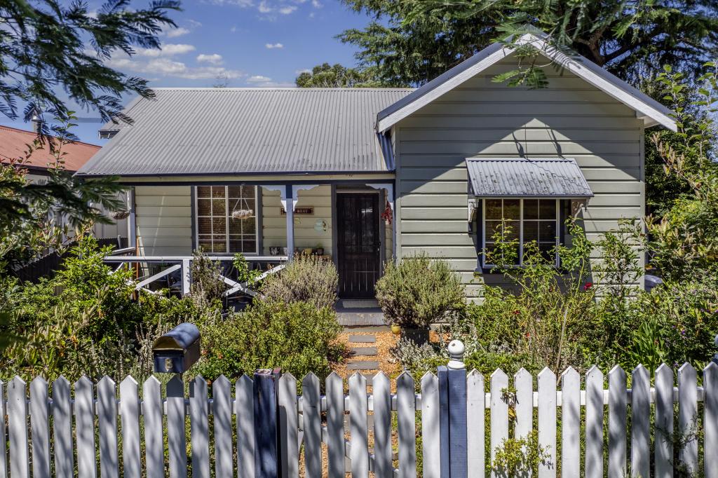 8 Duff St, Katoomba, NSW 2780