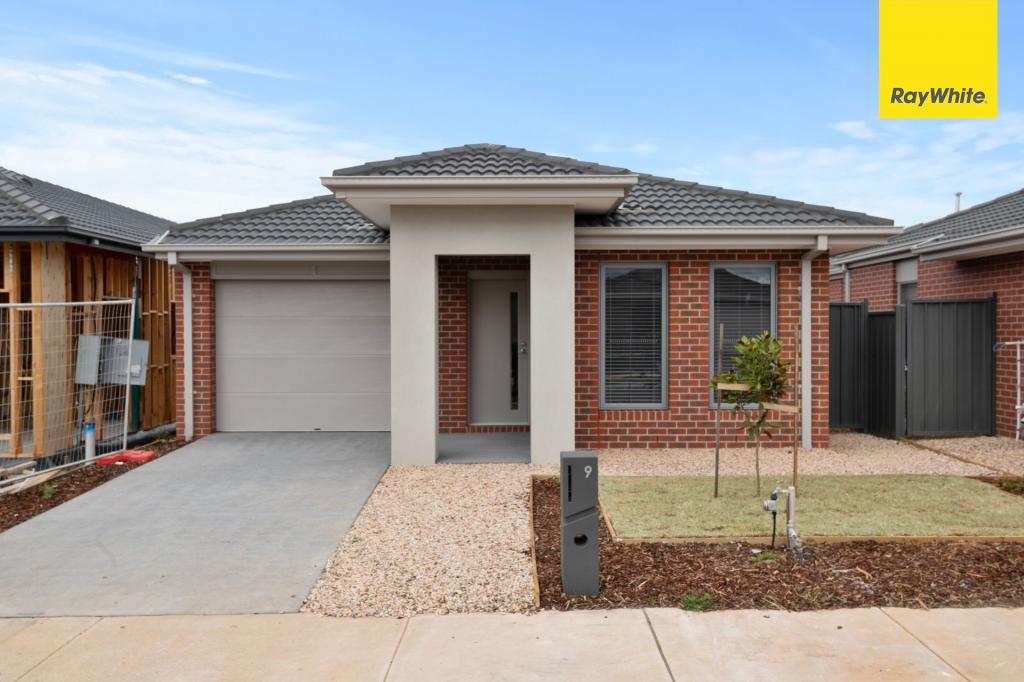 9 Raptor Pl, Melton South, VIC 3338