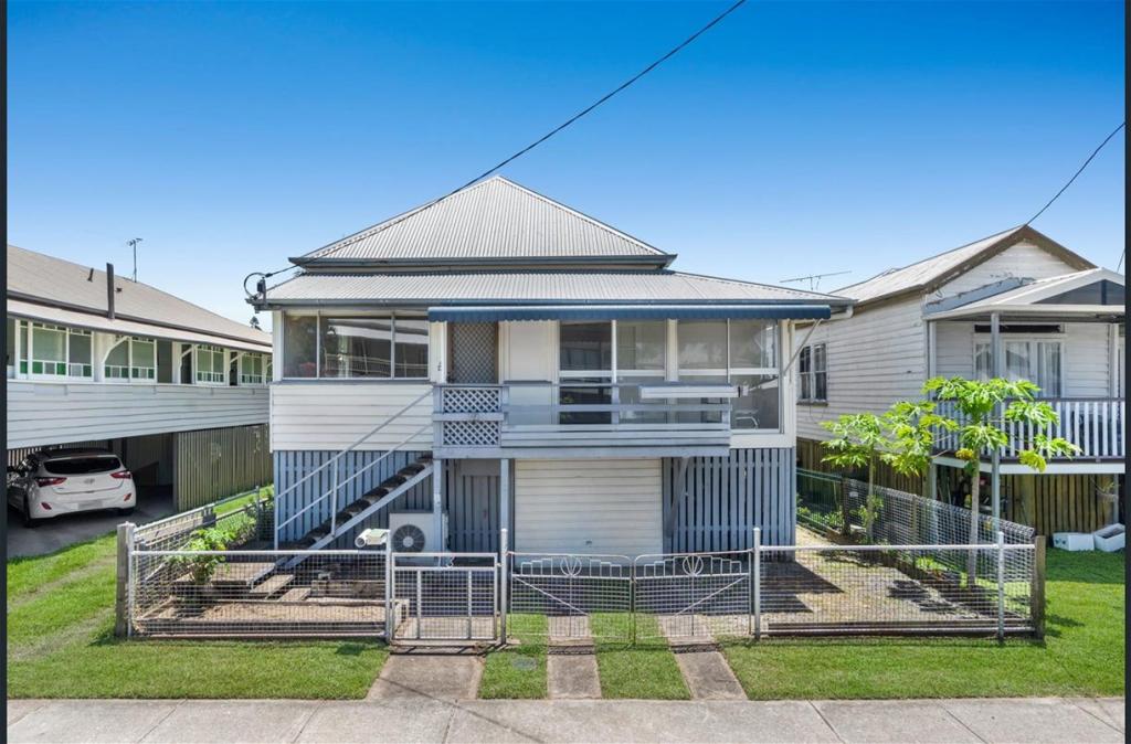 13 Chestnut St, Wynnum, QLD 4178