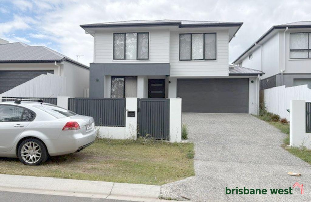 23 Knightsbridge St, Pallara, QLD 4110