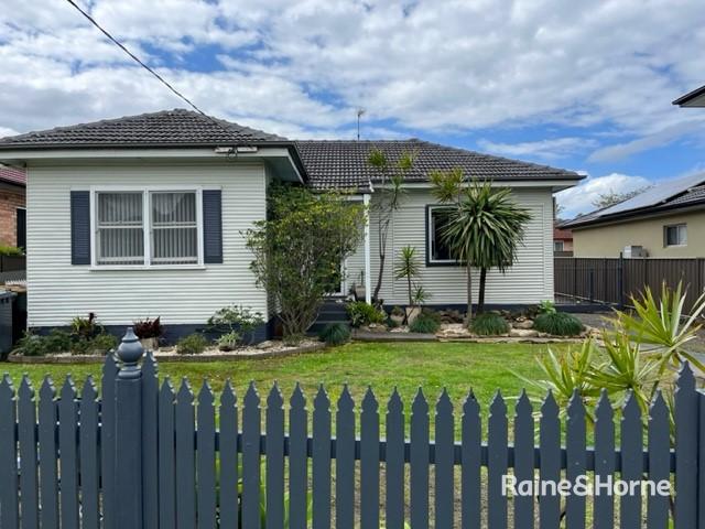 4 Thames St, West Wollongong, NSW 2500