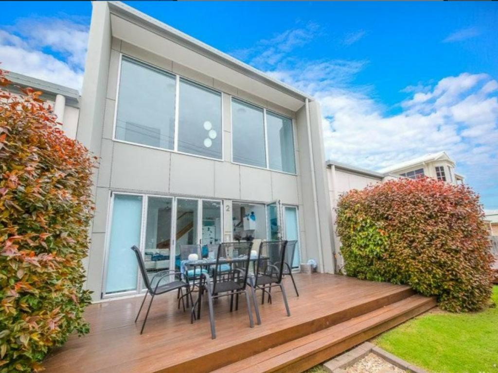 2/15-17 Sylvan Beach Esp, Bellara, QLD 4507