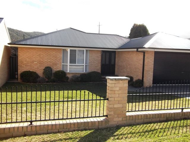 42 CHIFLEY RD, LITHGOW, NSW 2790